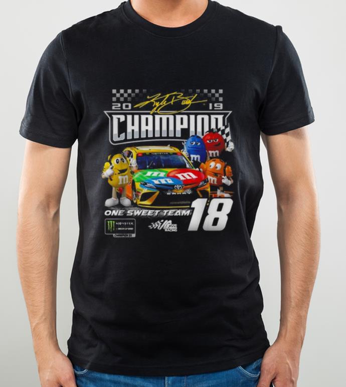 Great M M s Kyle Busch Joe Gibbs one sweet team signatures shirt 4 - Great M&M’s Kyle Busch Joe Gibbs one sweet team signatures shirt