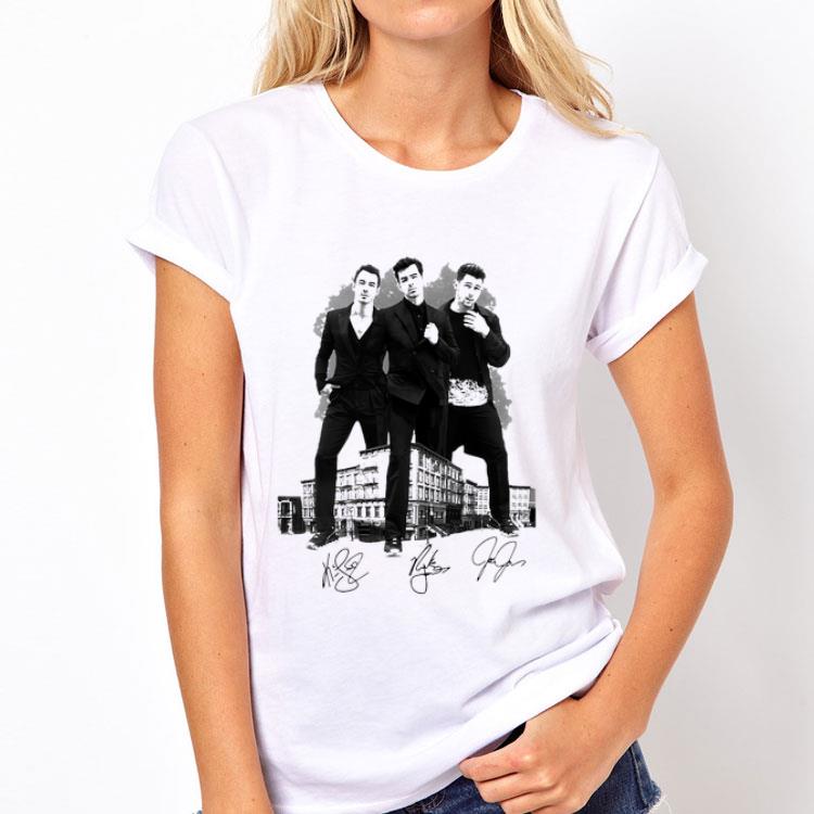 Jonas Brothers signatures sweater 12 Jonas Brothers signatures sweater