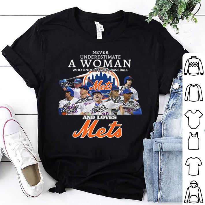 Never Underestimate A Woman Who Loves New York Mets Signatures shirt 9