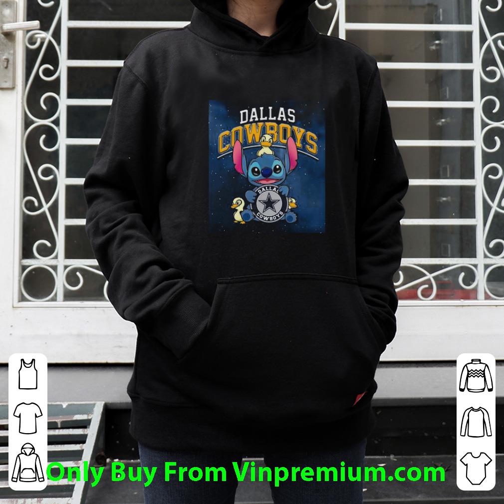 Hot Disney Stitch And Ducks Hug Dallas Cowboys shirt