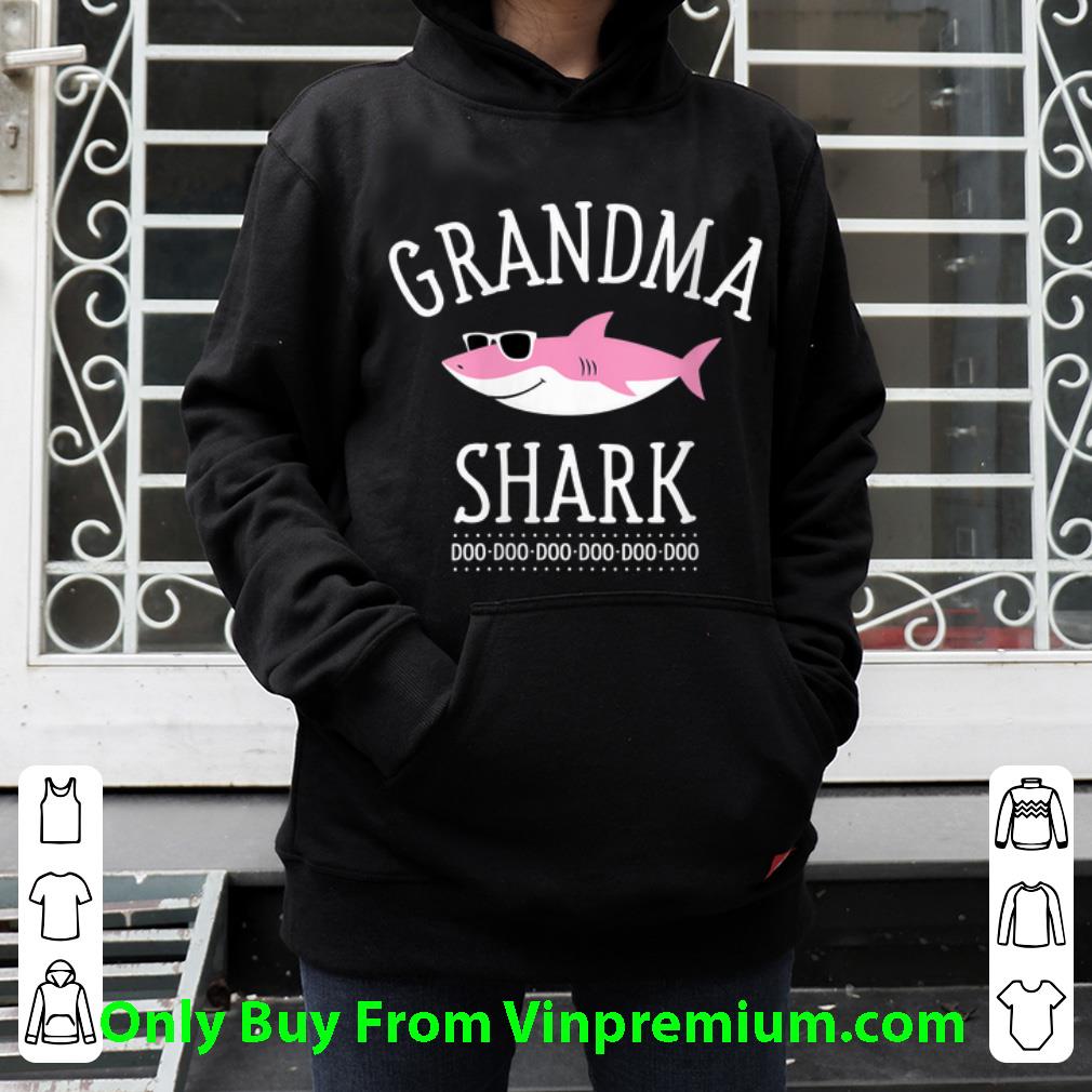Pretty Grandma Shark Doo Doo Doo Sunglass shirt 10 Pretty Grandma Shark Doo Doo Doo Sunglass shirt
