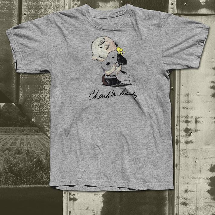Nice Charlie Brown Hug Snoopy Signature Shirt