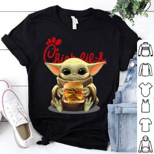 Baby Yoda Hug Hamburguesa Chick-Fil-A