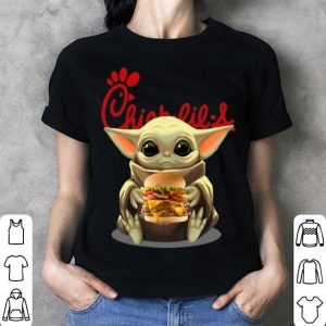 Baby Yoda Hug Hamburguesa Chick-Fil-A