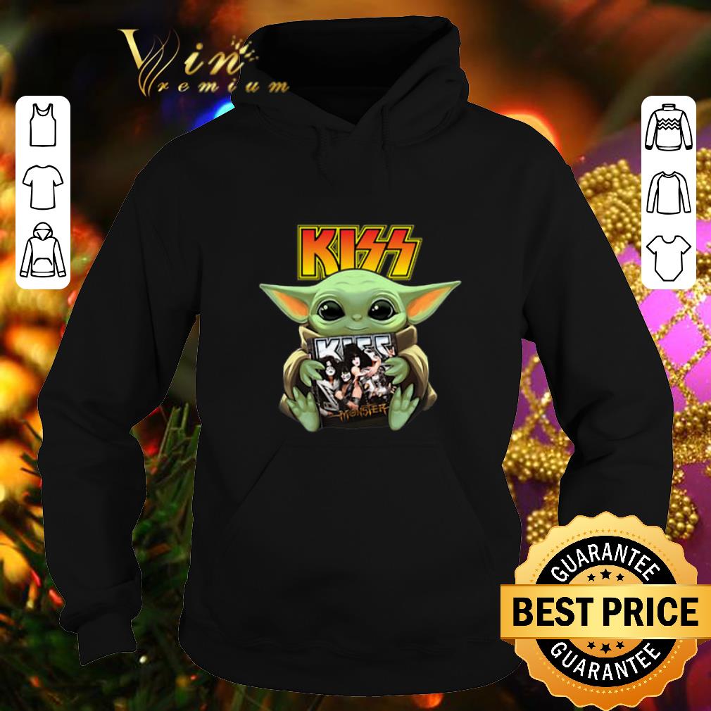 Official Baby Yoda hug Kiss Star Wars Mandalorian shirt 4 - Official Baby Yoda hug Kiss Star Wars Mandalorian shirt