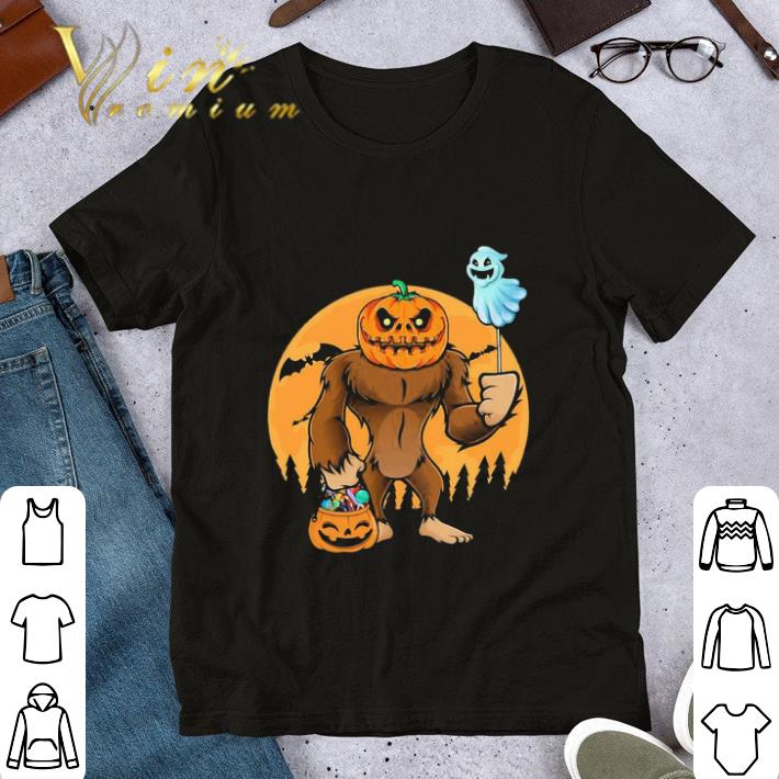 Bigfoot pumpkin happy halloween shirt