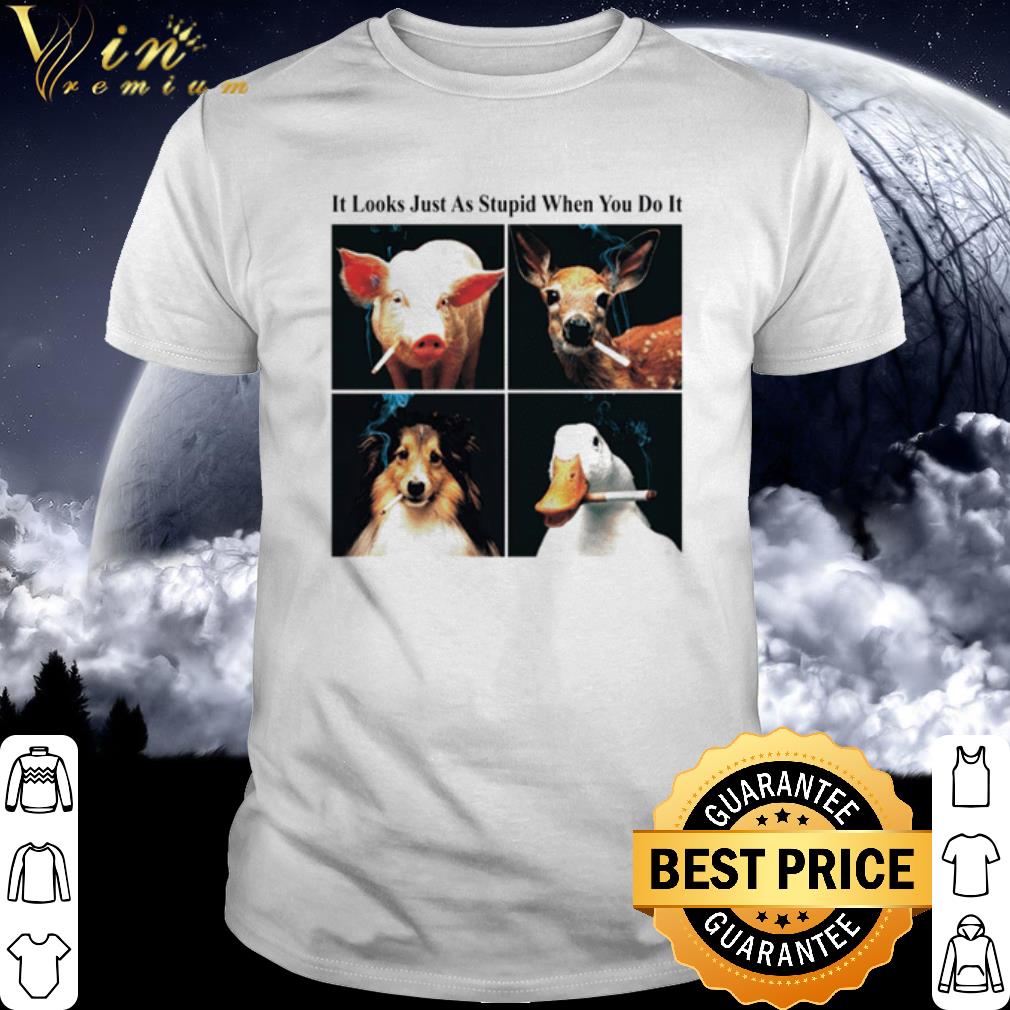 Top Never Underestimate An Old Lady Who Loves Reading And Was Born In December Coffee shirt
