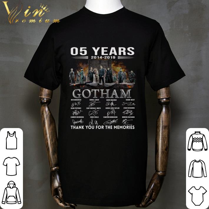 All character Gotham 05 years 2014-2019 signatures shirt