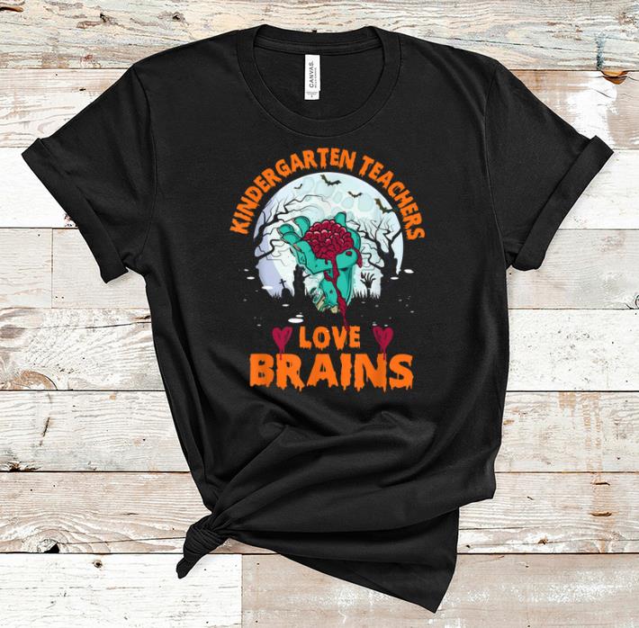 Official Kindergarten Teachers Love Brains Halloween Gifts shirt