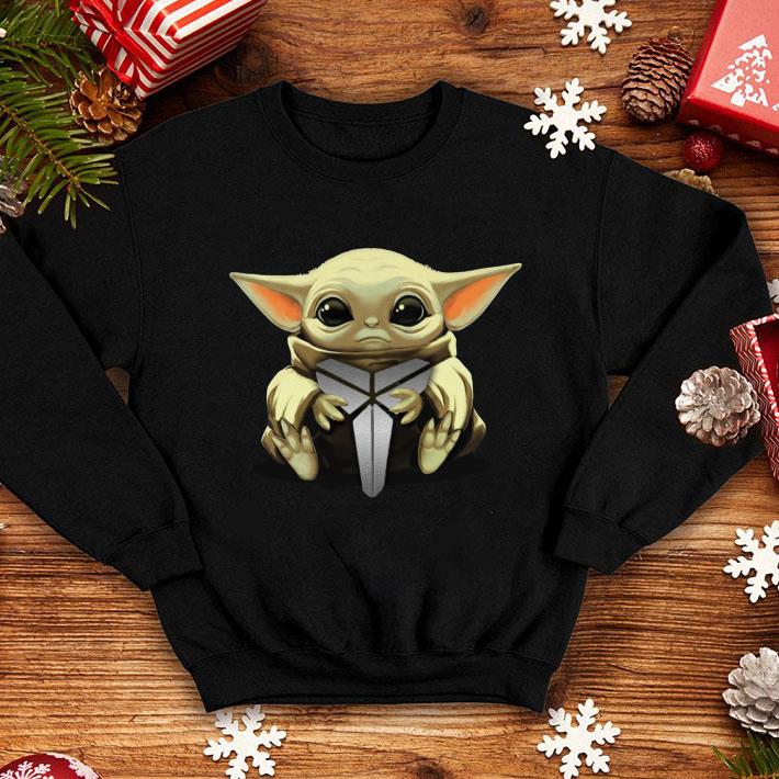 Top Baby Yoda Hug Black Mamba Kobe Bryant Logo Star Wars shirt