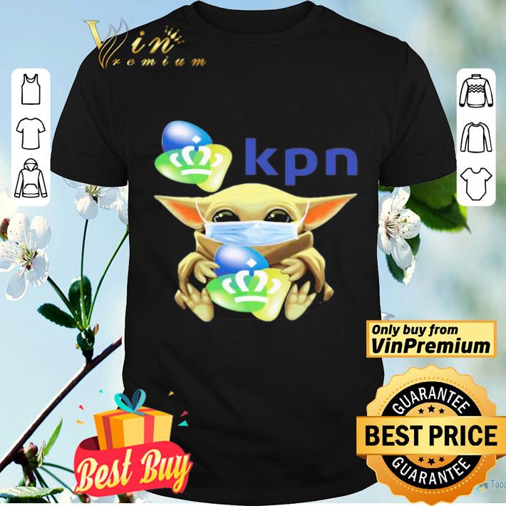 Baby Yoda mask hug KPN shirt