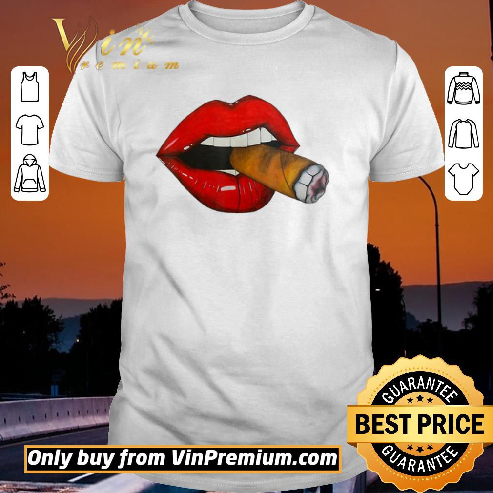 My heart is held by the paws of a Cocker Spaniel shirt