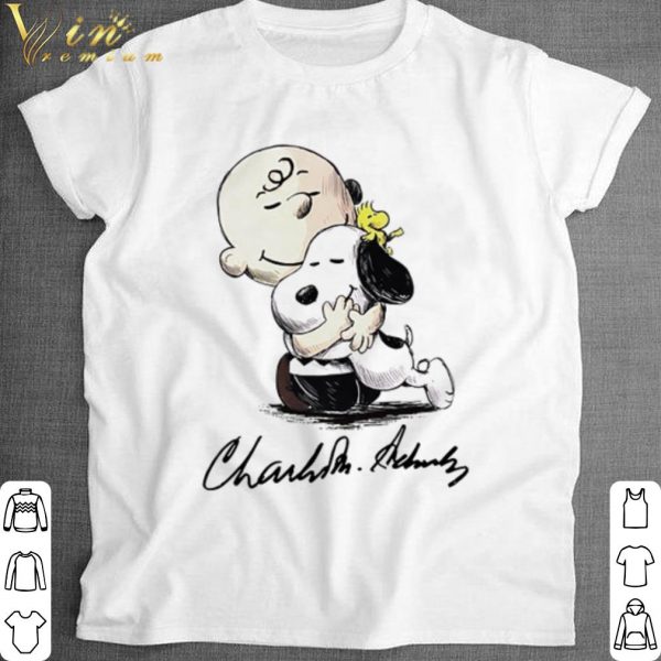 Cool Charlie Brown hug Snoopy signature shirt