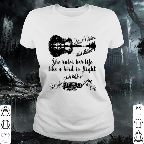 Pretty She Rules Her Life Like A Bird In Flight Fleetwood Mac Signature shirt