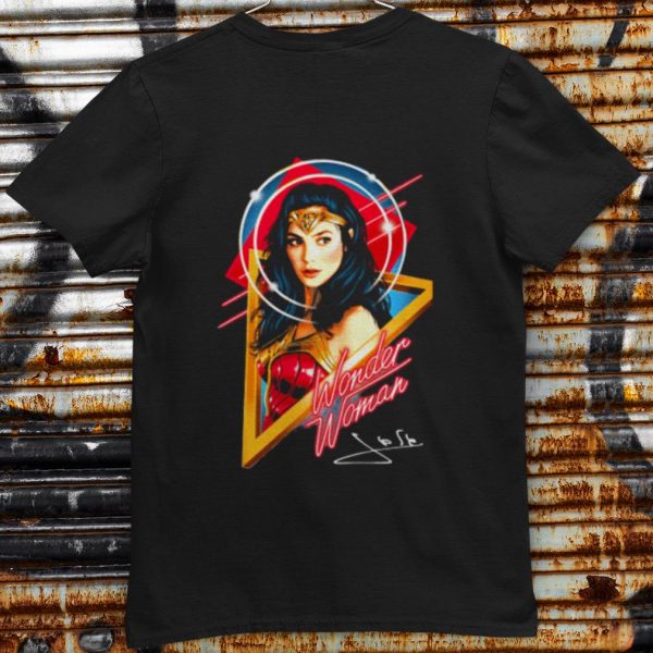 Top Wonder Woman Signature shirt