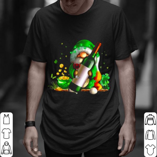 Top St Patrick Gnome Hug Wine shirt
