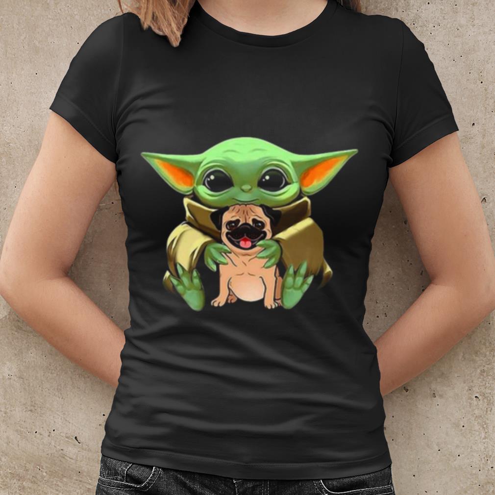 Top Baby Yoda Hug Pug Dog shirt Top Baby Yoda Hug Pug Dog shirt