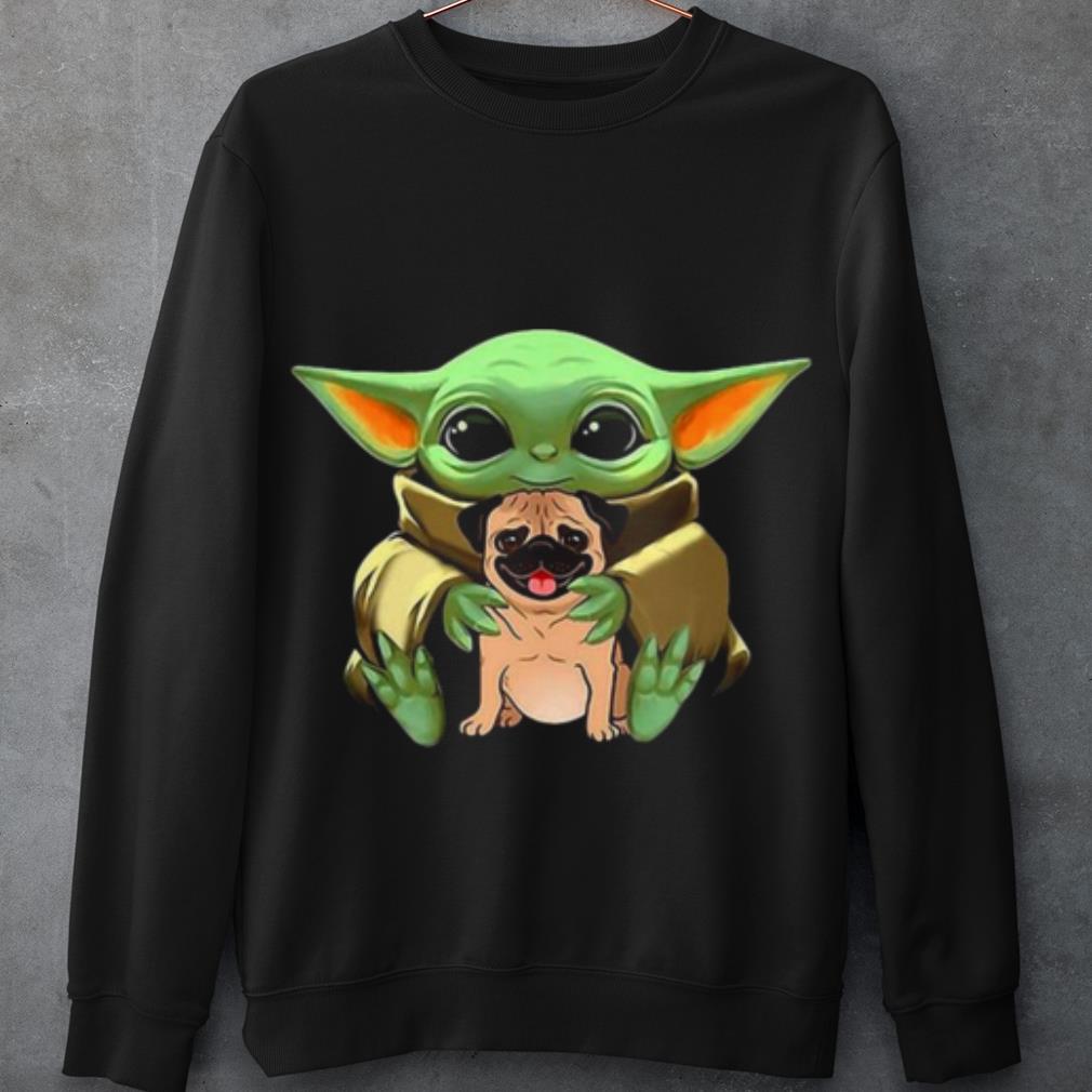 Top Baby Yoda Hug Pug Dog shirt Top Baby Yoda Hug Pug Dog shirt