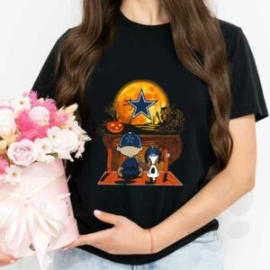 Charlie Brown And Snoopy Watching Dalas Cowboy Moon Halloween Shirt, Snoopy See Moon Dalas Cowboy Shirt 2