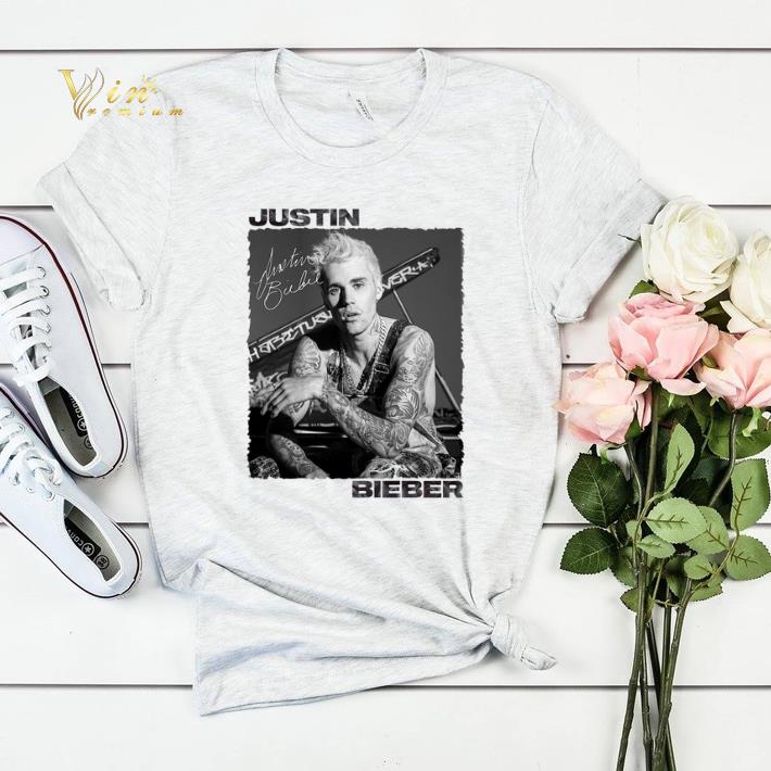 Justin Bieber signature autographed shirt sweater 4 - Justin Bieber signature autographed shirt sweater
