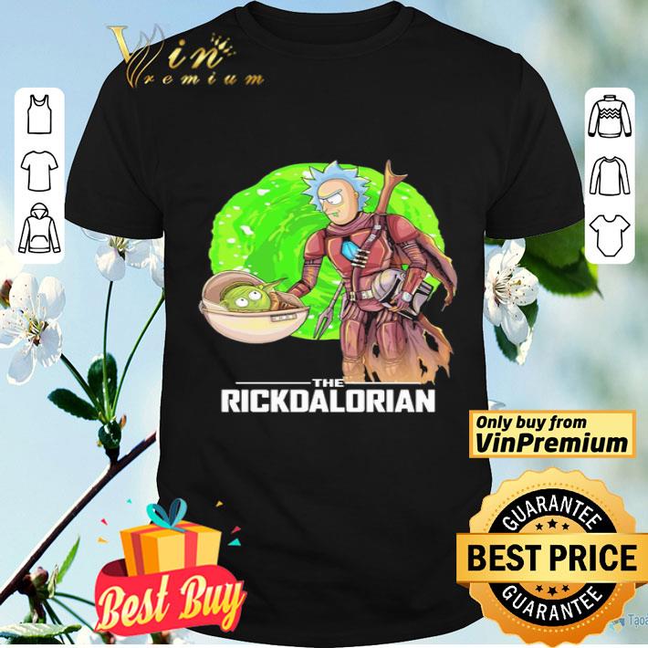 Rick Sanchez hand holding Baby Yoda The Rickdalorian shirt