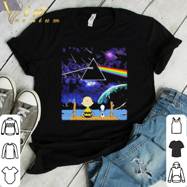 Funny Charlie brown and snoopy seeing pink floyd band shirt