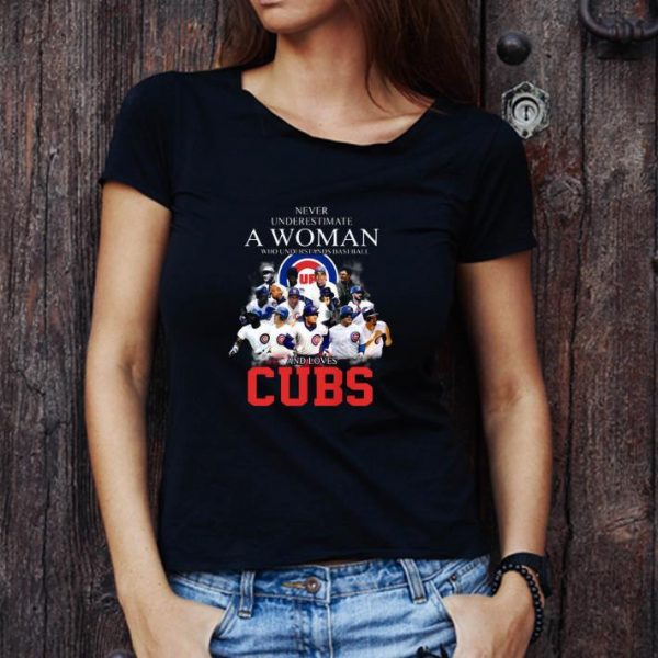 Top Never Underestimate A Woman Who Understands Baseball And Loves Chicago Cubs Logo shirt