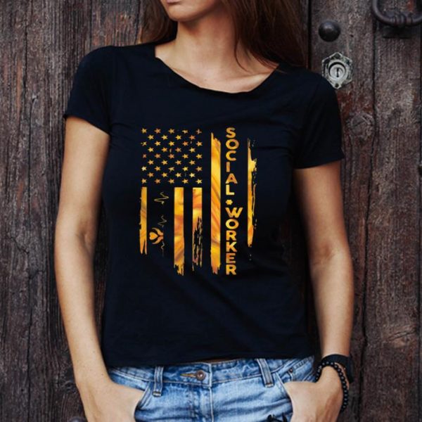 Nice Social Worker And American Flag Heartbeat shirt