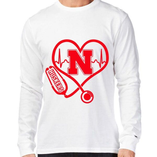 Premium Love Nebraska Cornhuskers Stethoscope Heartbeat nurse shirt