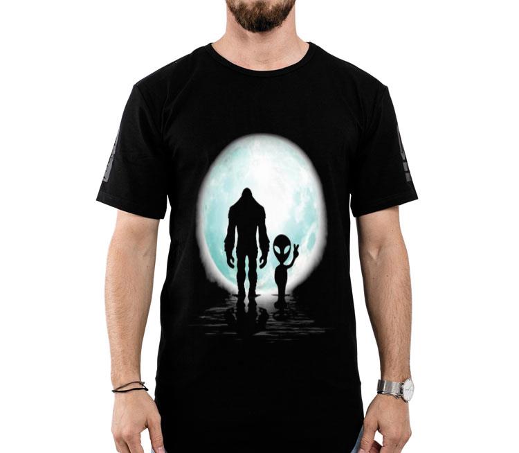 Bigfoot And Alien Under The Moon Shirt