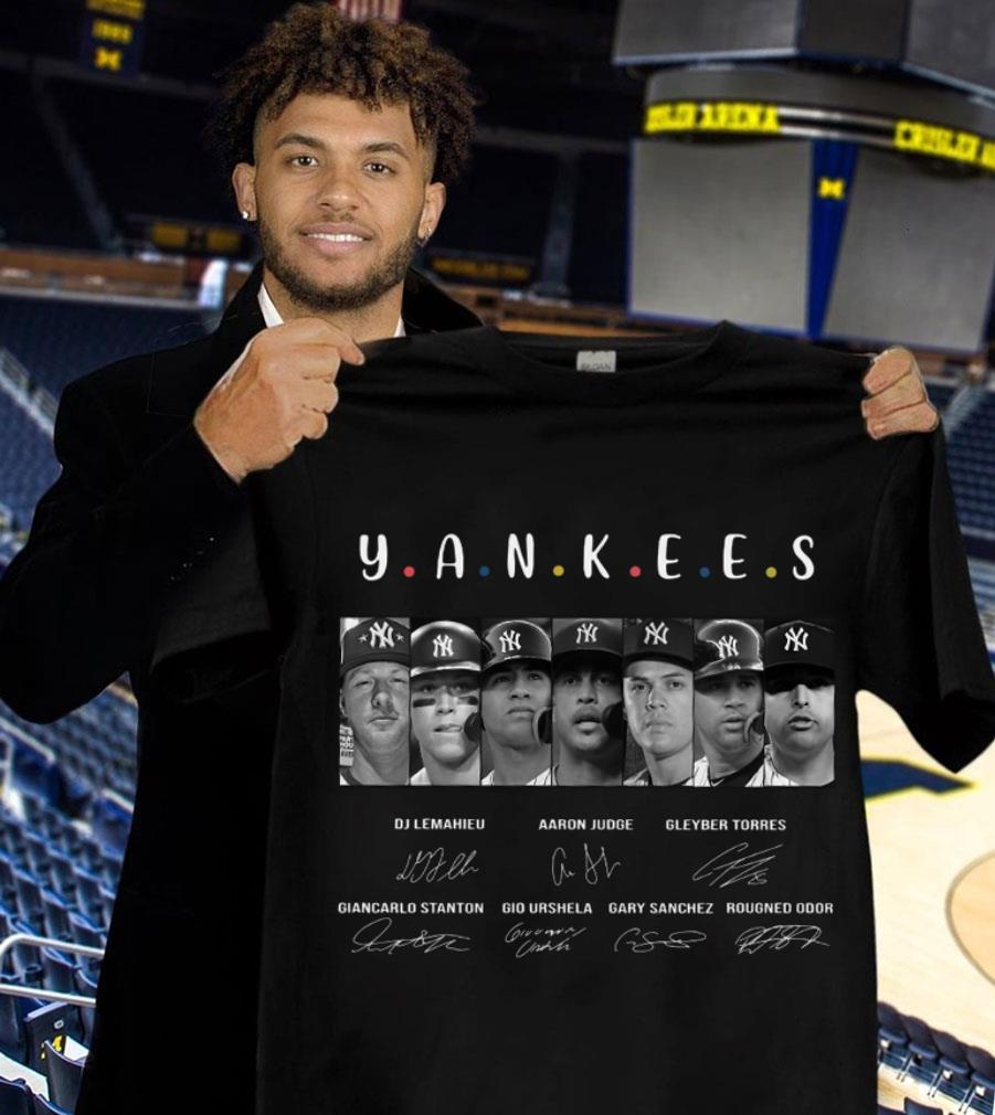 Hot Friends New York Yankees Team Players Signatures Shirt