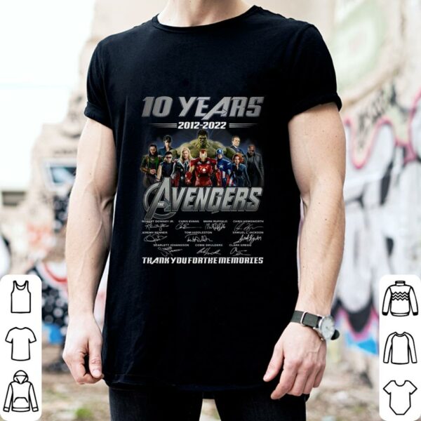 Awesome Marvel The Avengers 10 years 2012-2022 Thank You For The Memories Signatures Shirt