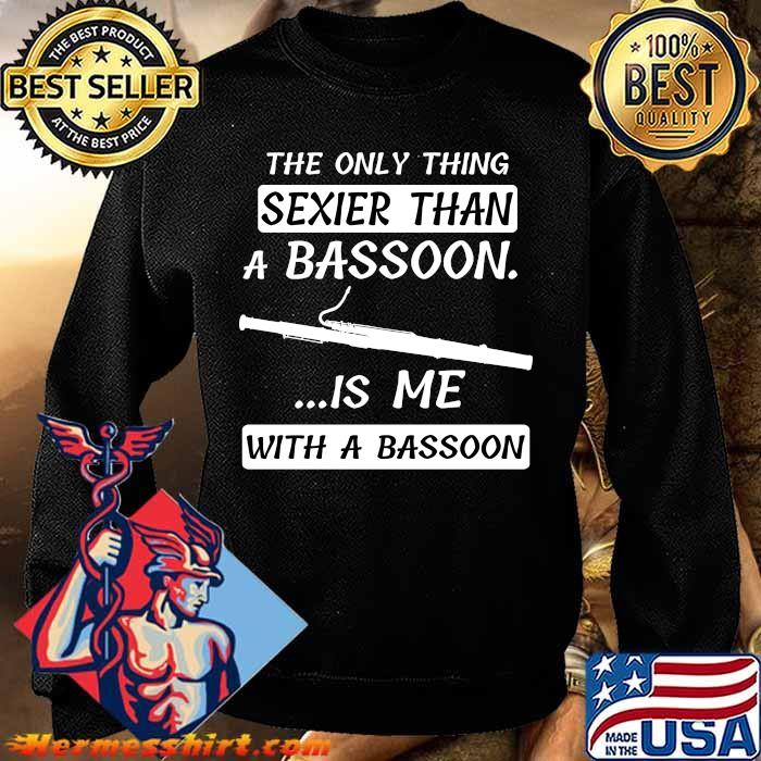 Basson. Is Me With A Bassoon T-Shirt 
