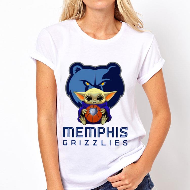 Awesome Baby Yoda Hug Memphis Grizzlies shirt