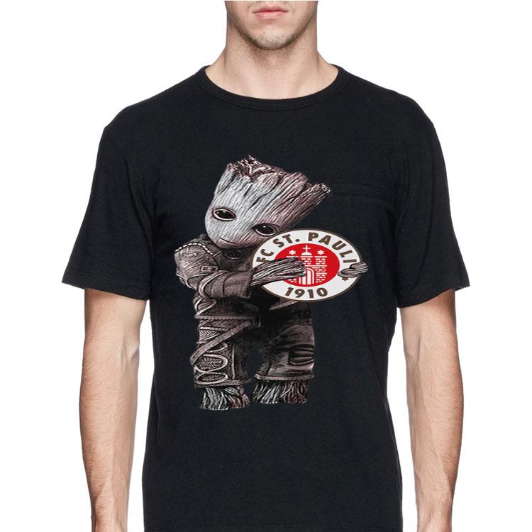 Baby Groot hug FC St. Pauli sweater