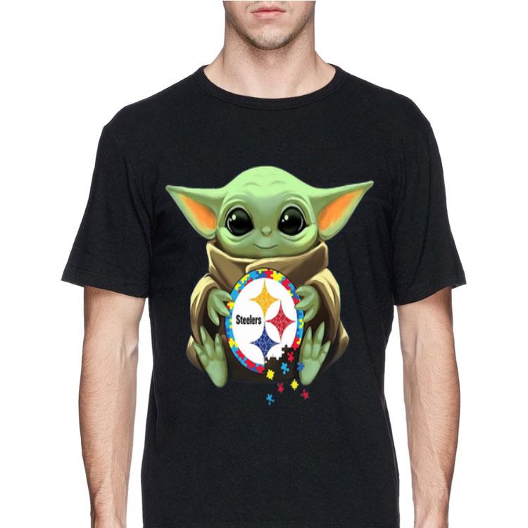 Baby Yoda Hug Pittsburgh Steelers Autism shirt