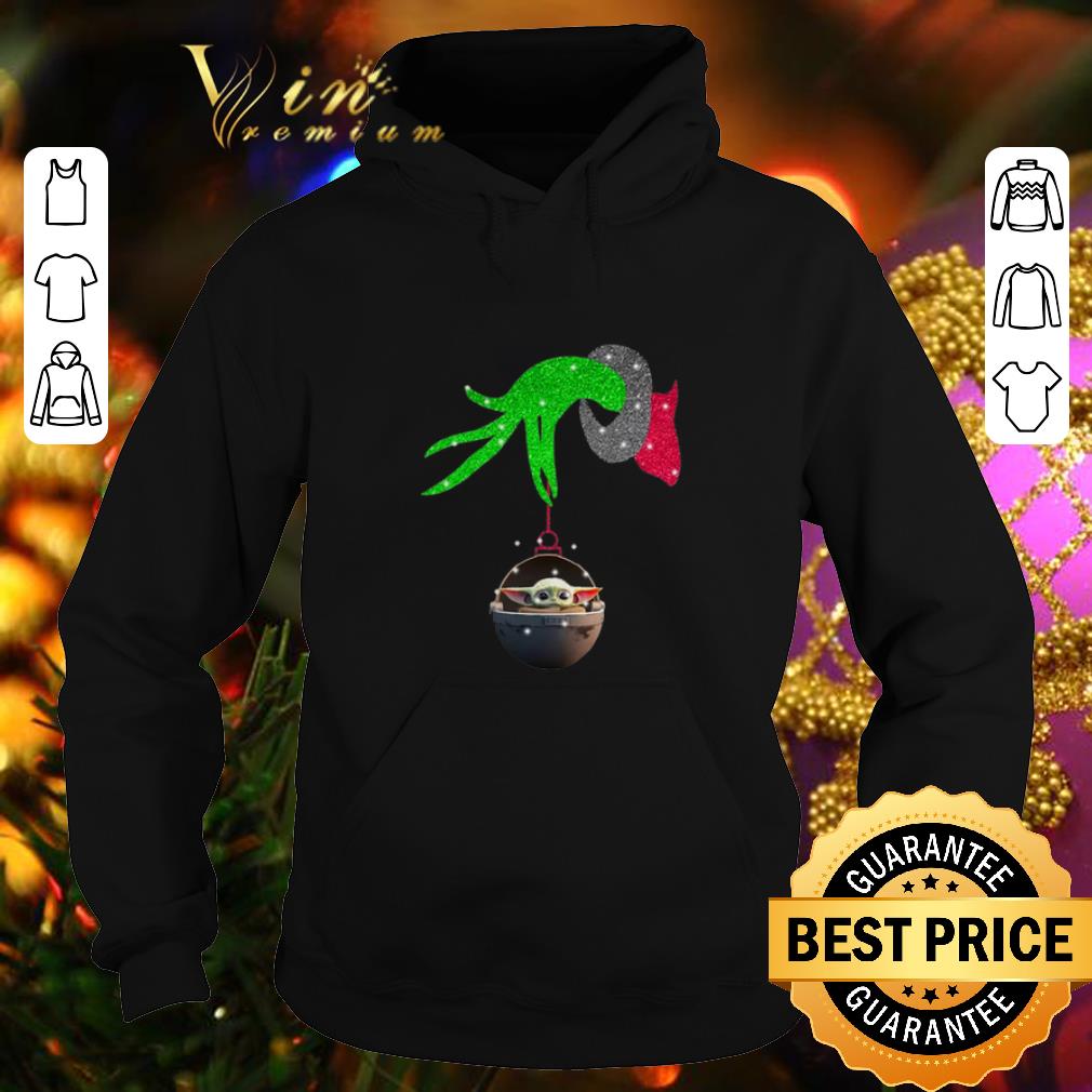 Hot Grinch hand holding Baby Yoda Christmas shirt