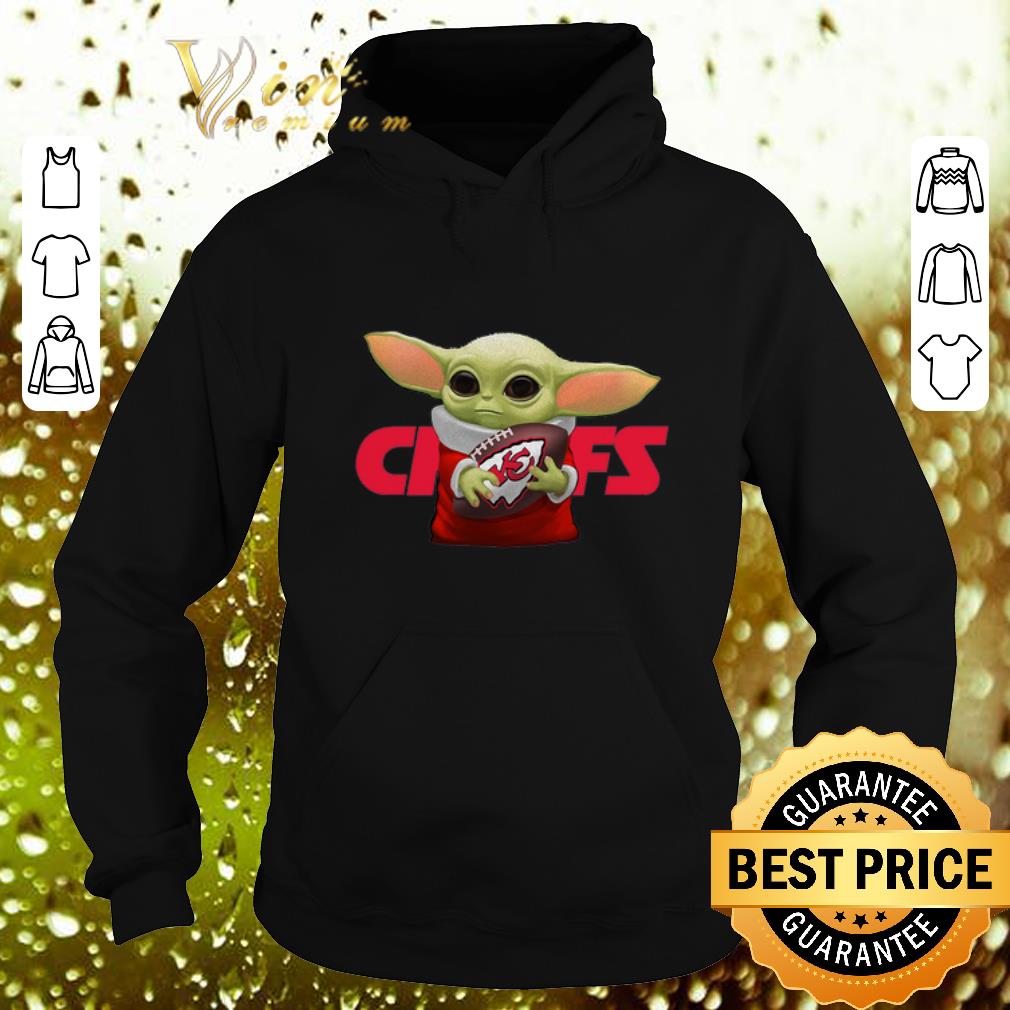 Top Baby Yoda hug Kansas City Chiefs Star Wars Mandalorian shirt