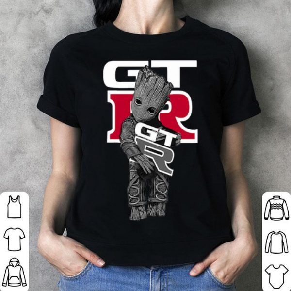 Baby Groot Hug Nissan GT-R.png