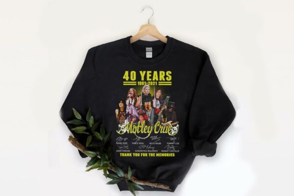 Vintage 40 Years 1981 2021 Motley Crue Thank You For The Memories Signatures Shirt, Crue Shirt 2