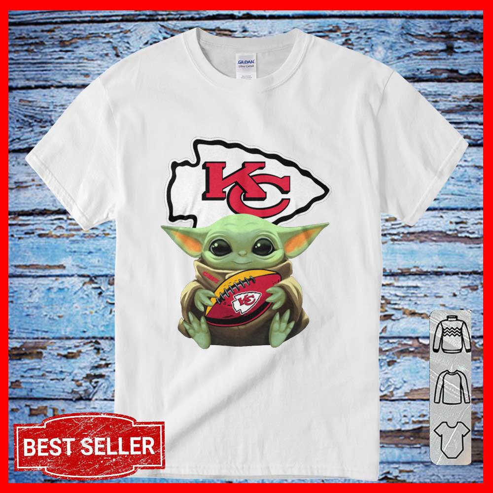 Baby Yoda Hug Rugby Chiefs logo Shirt