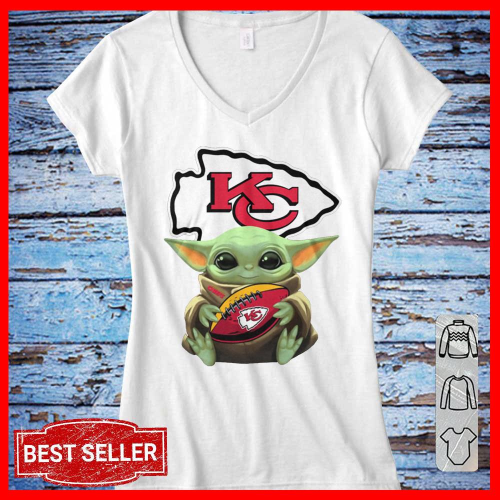 Baby Yoda Hug Rugby Chiefs logo Shirt