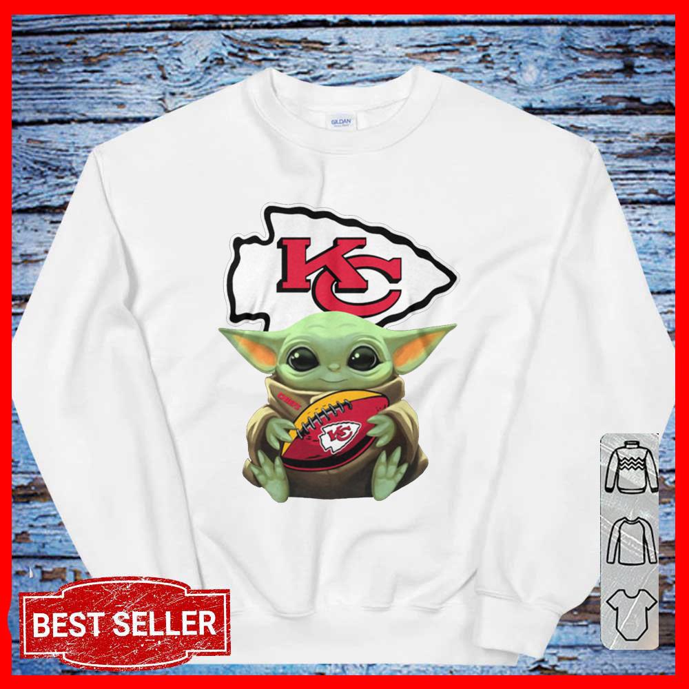 Baby Yoda Hug Rugby Chiefs logo Shirt