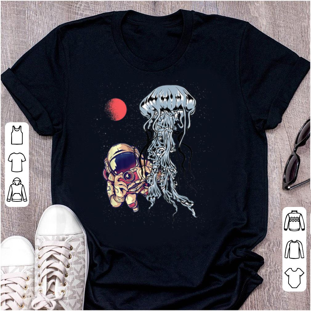 Nice Astronaut Jellyfish Outer Space Photographer Trip shirt