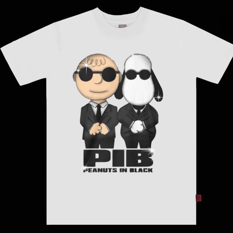 Nice Charlie Brown And Snoopy PIB Peanuts In Black shirt