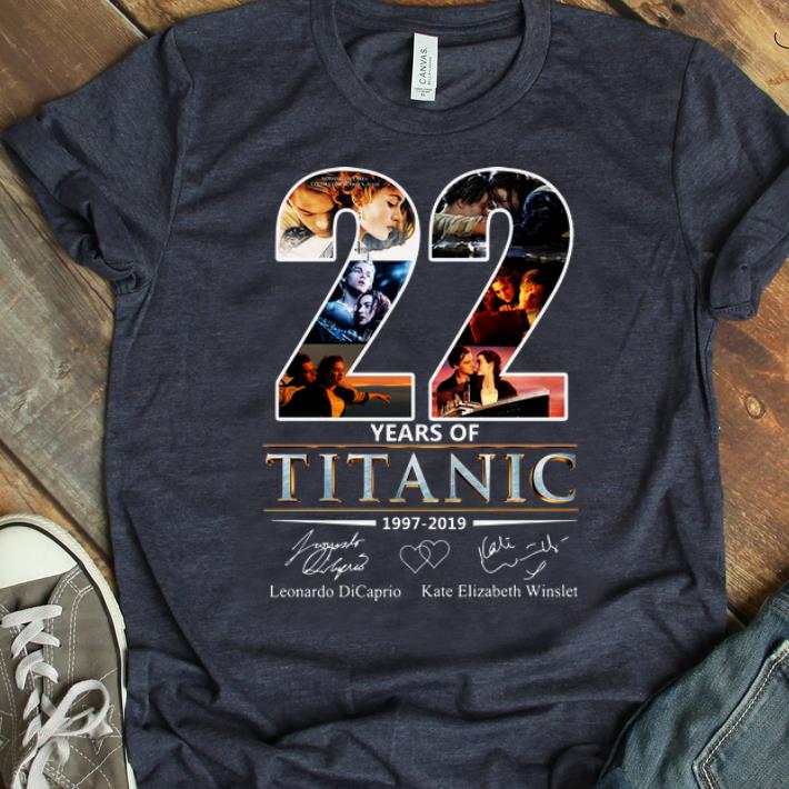 Pretty Leonardo Dicaprio Kate Elizabeth Winslet 22 Years of Titanic shirt