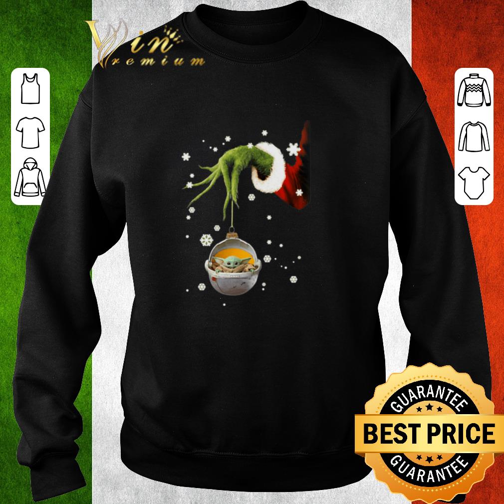 Hot Grinch hand holding Baby Yoda Star Wars Christmas shirt