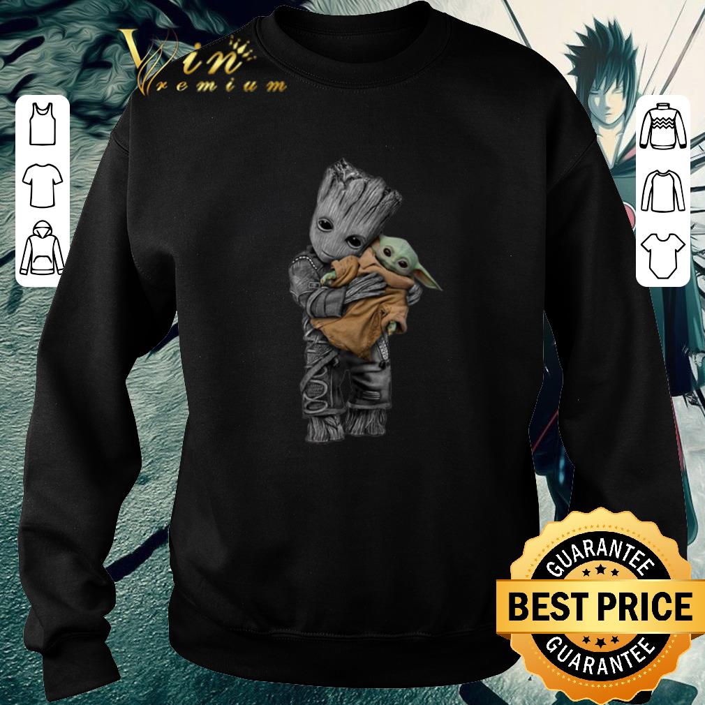 Top Baby Groot hug Baby Yoda Mandalorian shirt