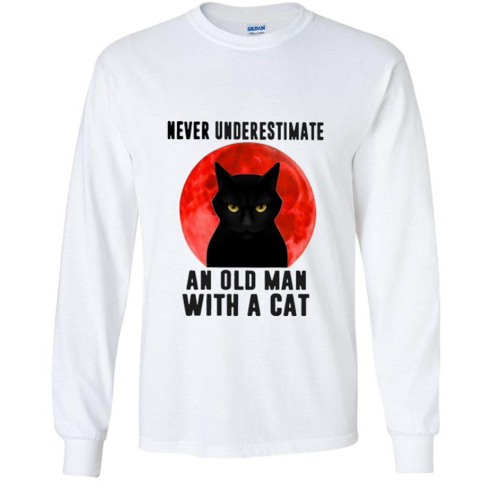 Premium Never Underestimate An Old Man With A Cat shirt