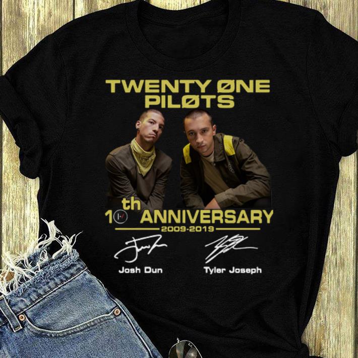 Original Twenty One Pilots 10 th Anniversary 2009 2019 Signatures shirt 4 - Original Twenty One Pilots 10 th Anniversary 2009 2019 Signatures shirt